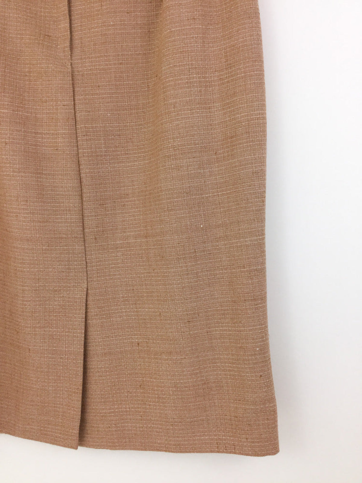 Vintage tailored straight midi pencil skirt in thick linen flax fabric in a neutral camel colour