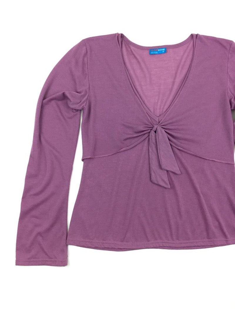 Lavender v-neck long sleeve lightweight stretch top