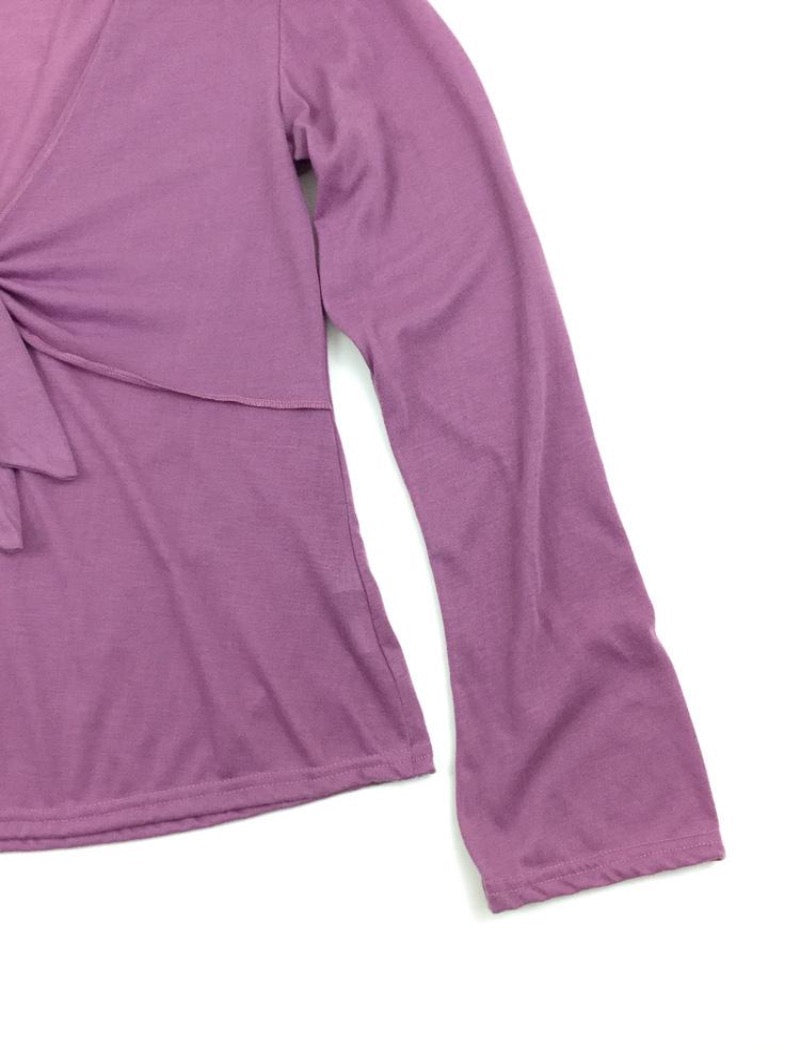 Lavender v-neck long sleeve lightweight stretch top