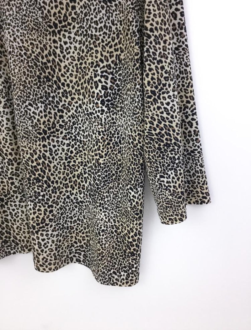 Leopard print v-neck top