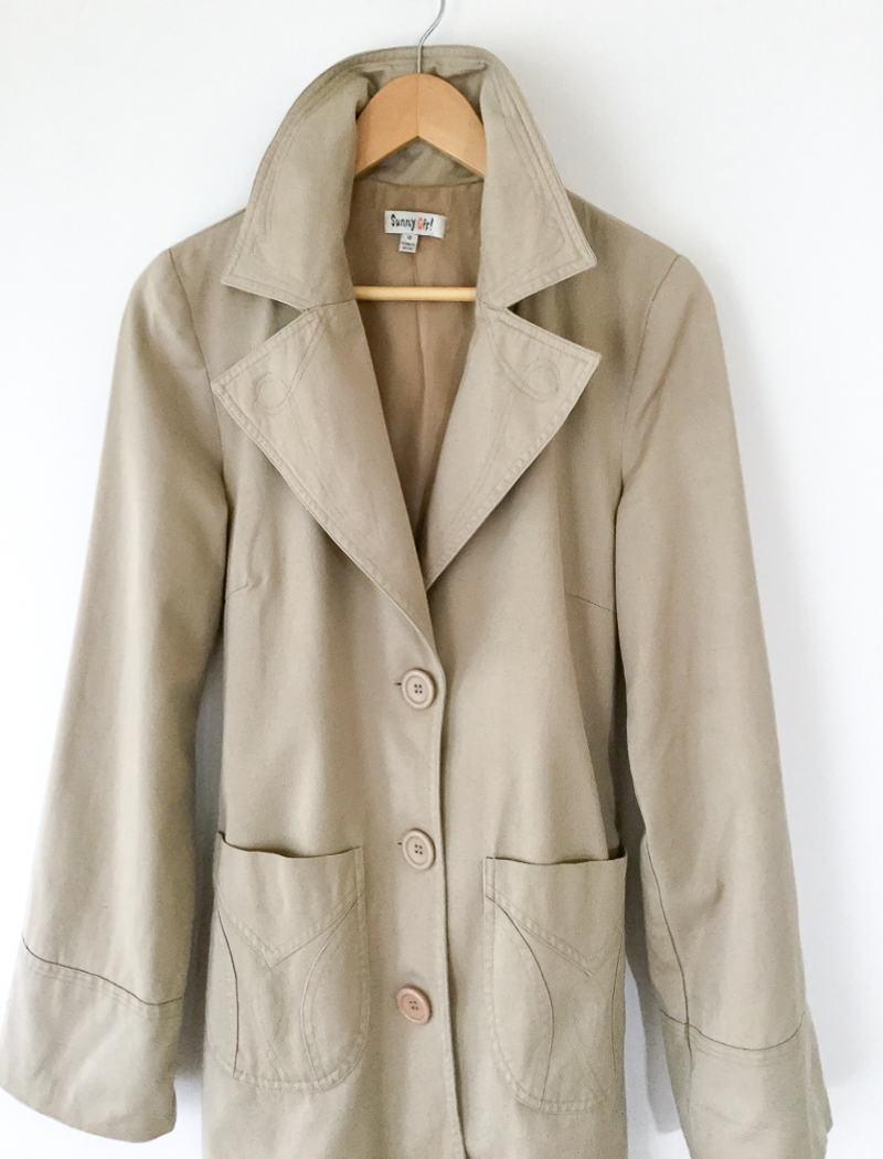 Neutral trench coat with sash 